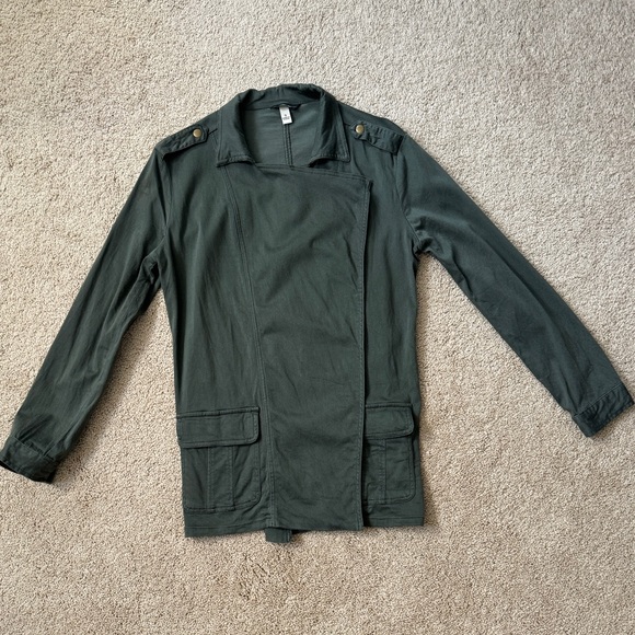 OUTFIT: Military jacket, Linen blend shirt, and Super skinny jeans - Picture 3 of 9